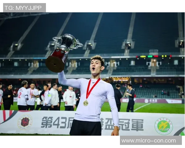 足球明星比心转场背后的故事与未来发展展望 足球明星比心转场背后的故事与未来发展展望